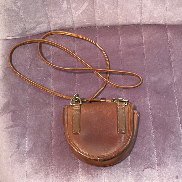 Vintage Coach mini Brown Leather Crossbody Bag - Picture 2 of 9